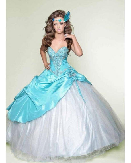 Trajes de 15 años modernos