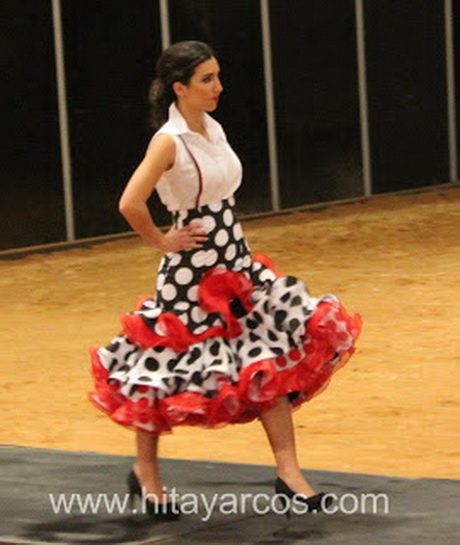 Trajes de flamenca cortos 2014