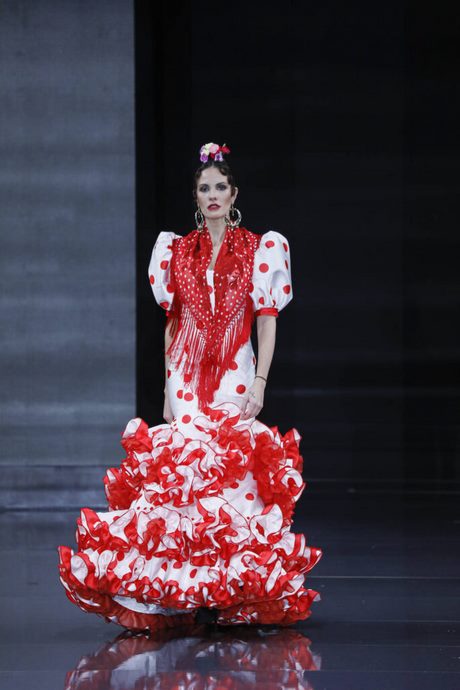 Moda de trajes de flamenca 2023