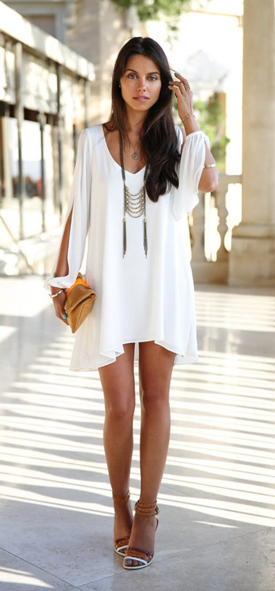 Zapatos para un vestido blanco corto