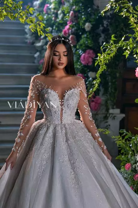 Vestido de novia corte princesa 2023