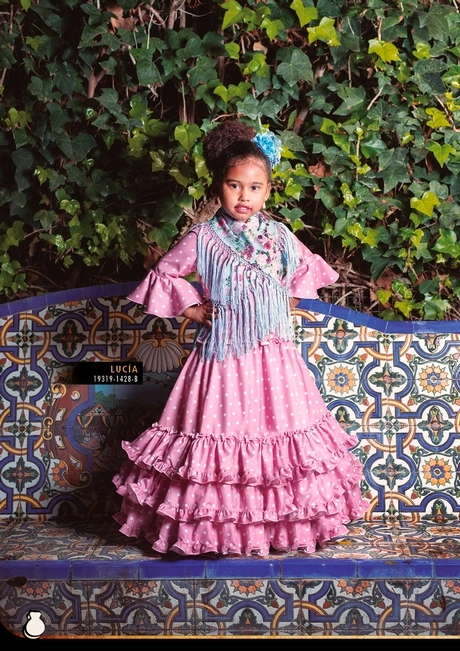 Vestidos de flamenca 2023 niña