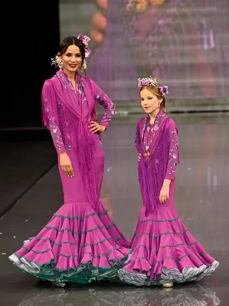 Vestidos de flamenca 2023 niña
