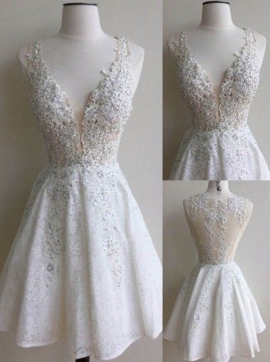 Vestido blanco corto con escote