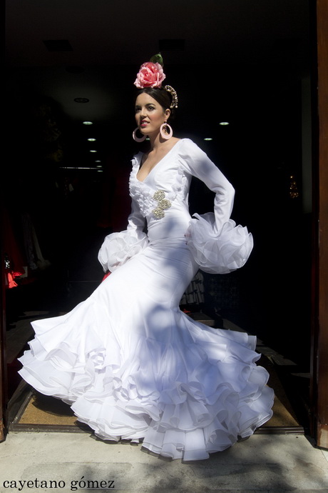 Trajes de flamenca blancos