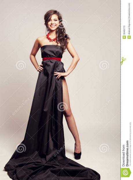 Mujer de vestido negro