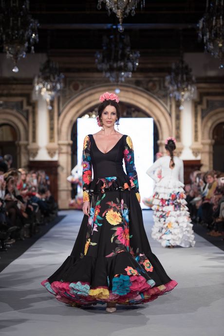 Diseños de trajes de flamenca 2019