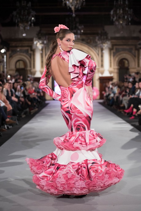 Diseños de trajes de flamenca 2018