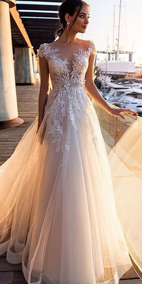 Vestidos de novia sencillos y elegantes 2021