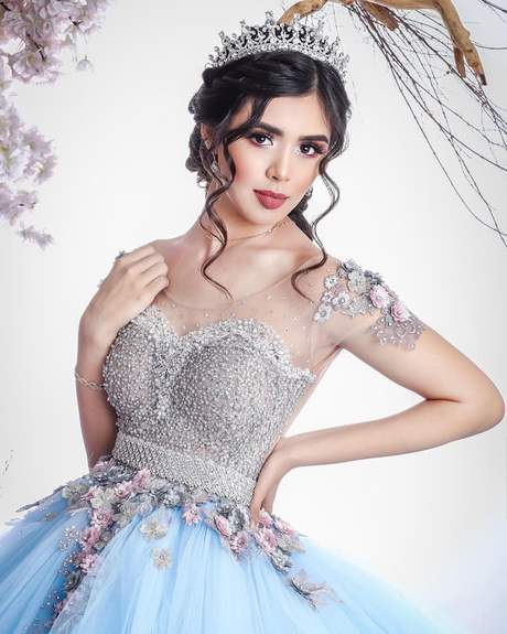 Vestidos de quince años 2021 fotos