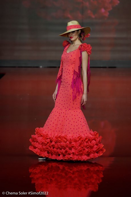 Diseños de trajes de flamenca 2022