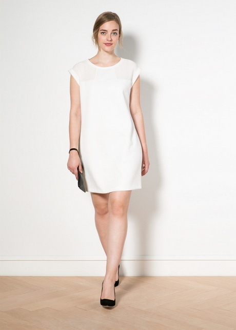 Modelo vestido blanco