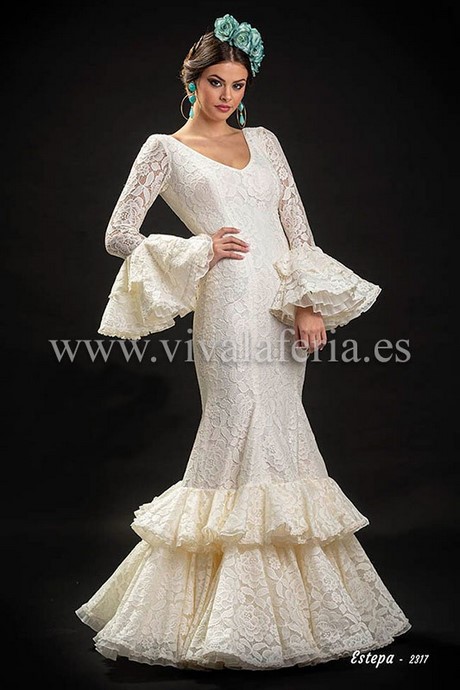 Traje flamenca beige