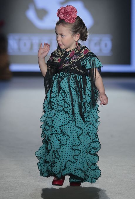 Moda flamenca 2022 niña