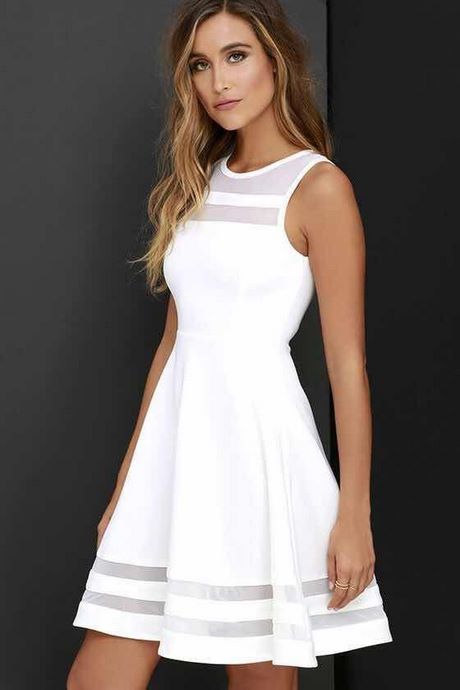 Modas de vestidos blancos elegantes