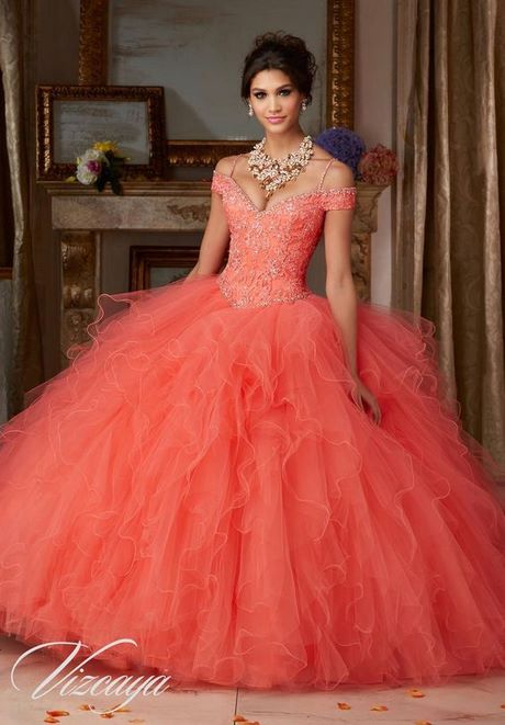 Vestidos de quince años color coral