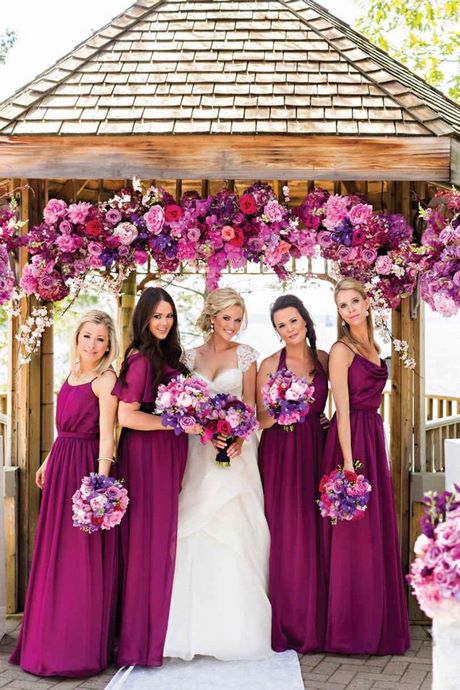 Vestidos morados para damas de boda